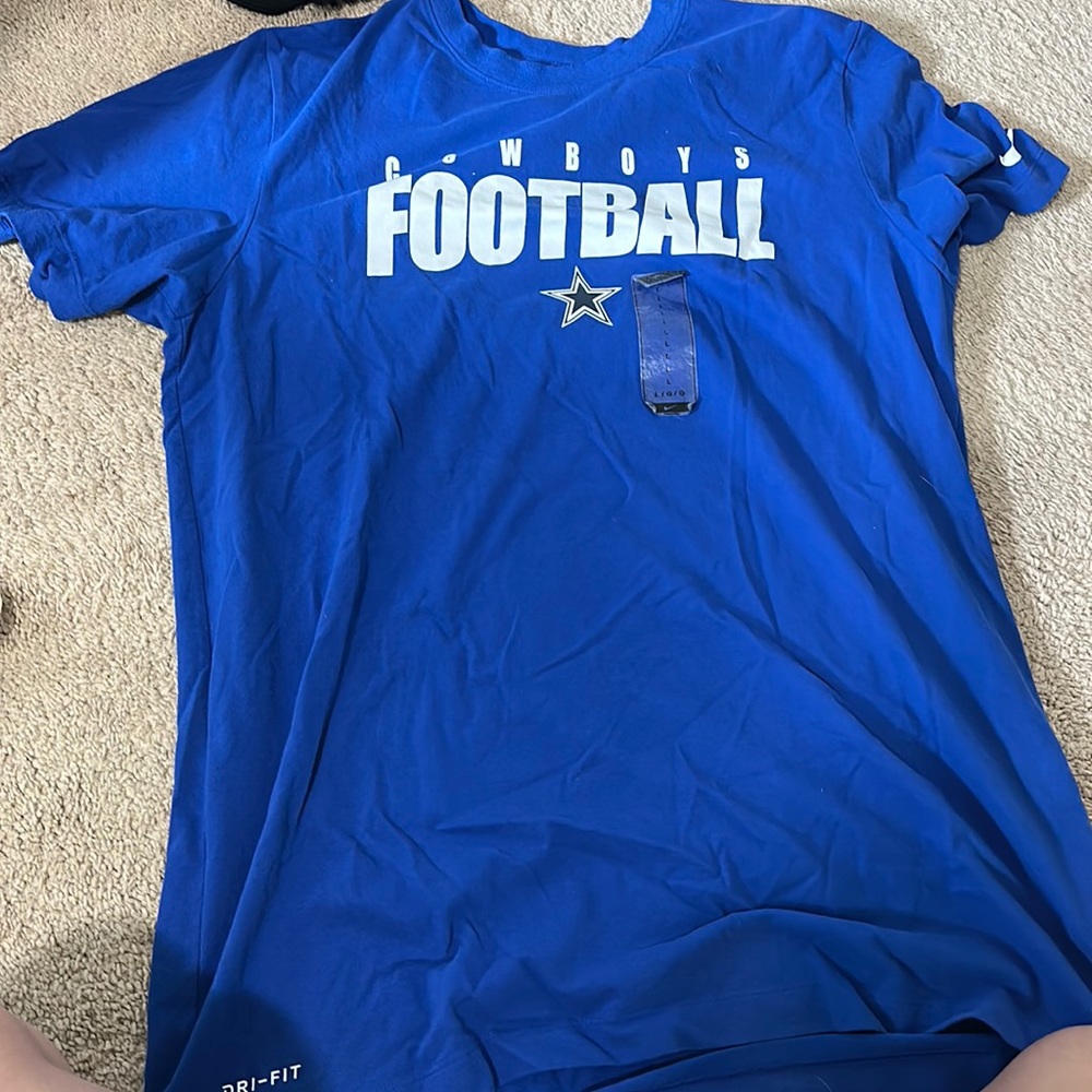 NWOT NFL Dallas Cowboys T-shirt
